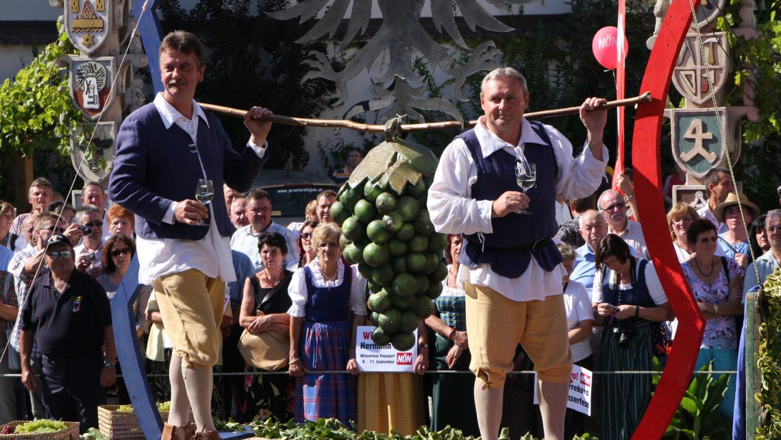 Pressebild Vino Versum Poysdorf Bezirkswinzerfest - Poysdorfer Kundschafter © Eva Pfeifer