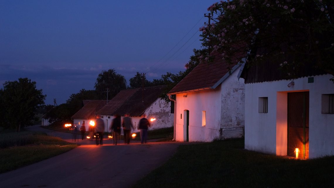 PR Bild Vino Versum Poysdorf Lange Nacht der Kellergassen © Seymann