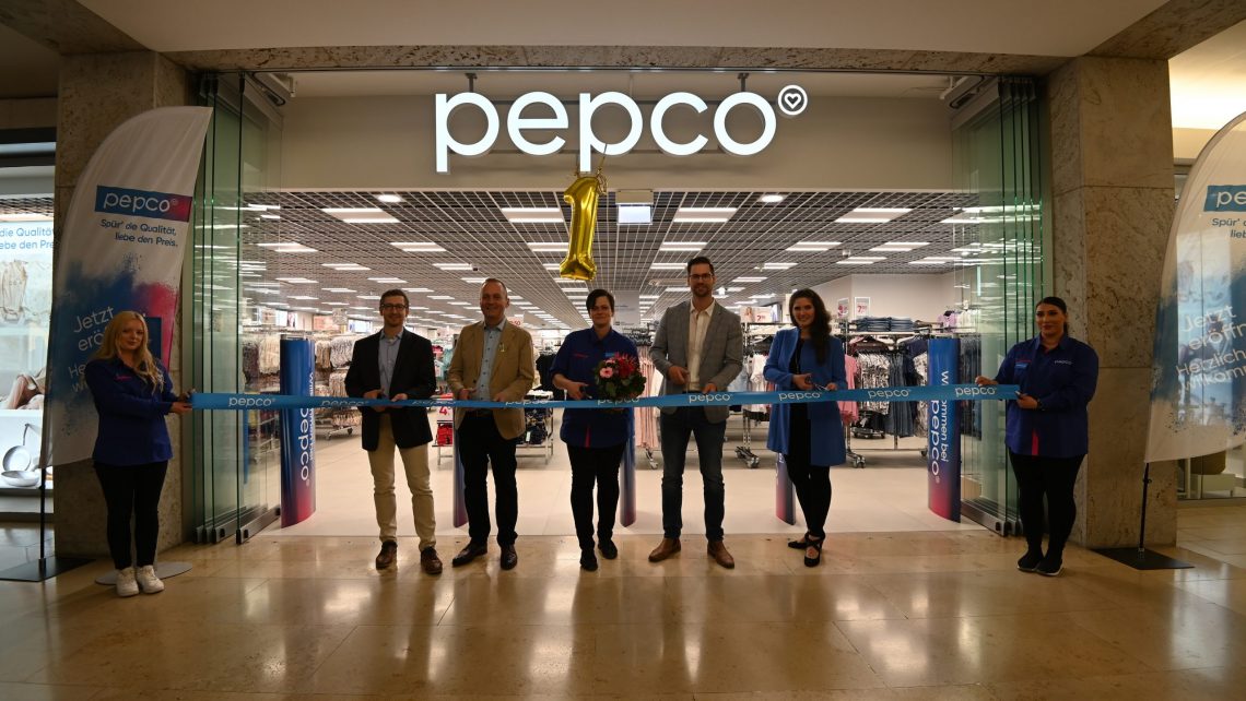 Eröffnung der ersten Pepco-Filiale in Deutschland © Pepco / v.l.n.r.: Maik Steude, Axel Haasis, Ina Orlova, Patrick Steiger, Juliane Maiwald