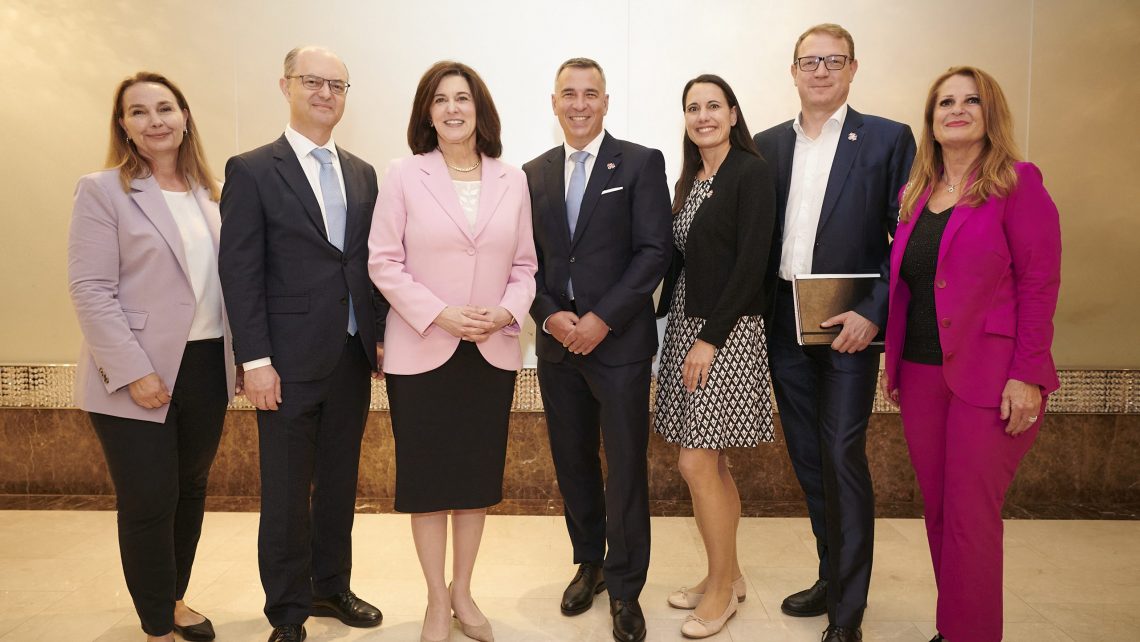 AmCham Business Lunch, V.l.n.r.: Annette Trawnicek, Gregor Kössler, Victoria Reggie Kennedy, Michael Zettel, Carmen Greider, Marco Porak, Susanne Reisinger-Anders © Martin Hörmandinger