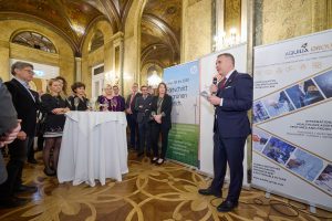 AmCham-Präsident Michael Zettel hält die Begrüßungsrede für seine 120 hochkarätigen Gäste aus Wirtschaft und Politik © APA-Fotoservice, Ludwig Schedl