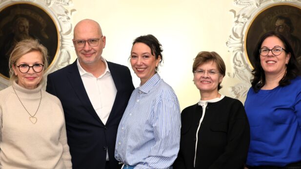 Gruppenfoto (v.l.n.r. Heidemarie Svehla, Andreas Weissenbäck, Ursula Strauß, Ulrike Greiner, Agnes Schwarzenberger-Berthold) © Johannes Martschin